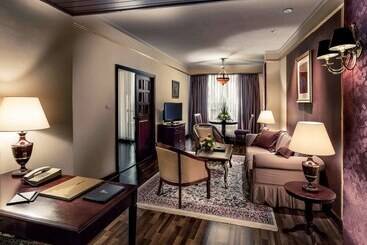 هتل Mercure Mandalay Hill Resort