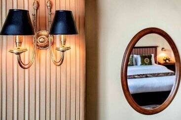 هتل Mercure Mandalay Hill Resort