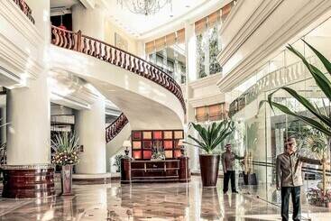 هتل Mercure Mandalay Hill Resort