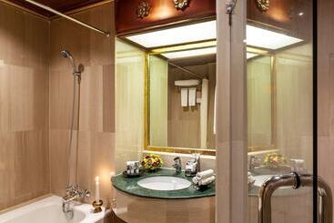 هتل Mercure Mandalay Hill Resort