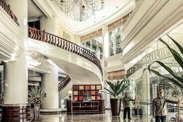 هتل Mercure Mandalay Hill Resort