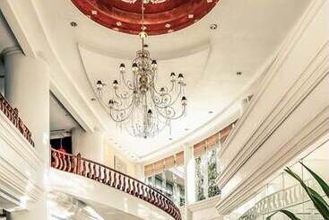 هتل Mercure Mandalay Hill Resort