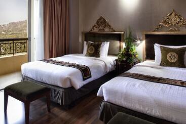 هتل Mercure Mandalay Hill Resort