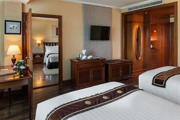 هتل Mercure Mandalay Hill Resort