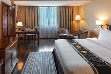 هتل Mercure Mandalay Hill Resort