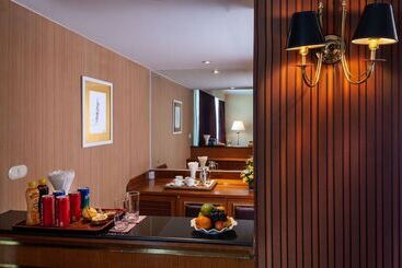 هتل Mercure Mandalay Hill Resort