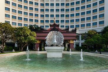 هتل Mercure Mandalay Hill Resort
