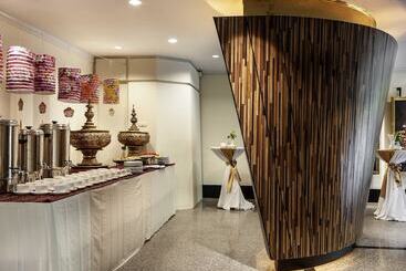 هتل Mercure Mandalay Hill Resort