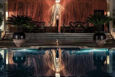 هتل Mercure Mandalay Hill Resort