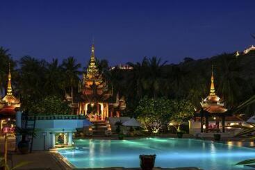 هتل Mercure Mandalay Hill Resort