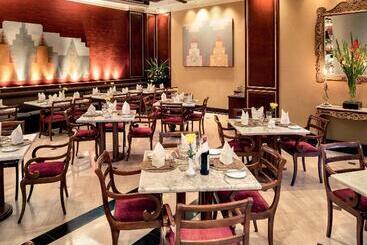 هتل Mercure Mandalay Hill Resort
