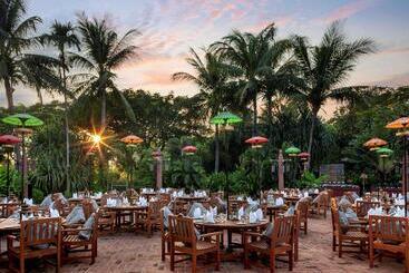 هتل Mercure Mandalay Hill Resort