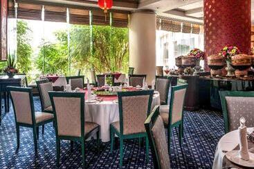 هتل Mercure Mandalay Hill Resort