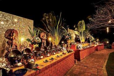 هتل Mercure Mandalay Hill Resort