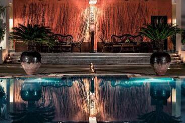 هتل Mercure Mandalay Hill Resort