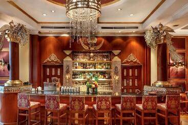 هتل Mercure Mandalay Hill Resort