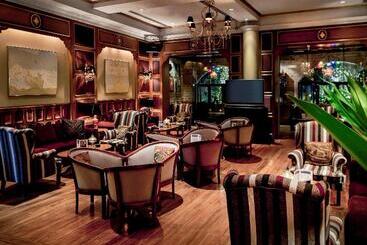 هتل Mercure Mandalay Hill Resort