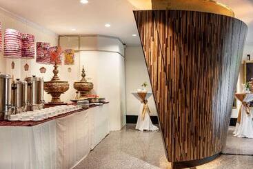 هتل Mercure Mandalay Hill Resort