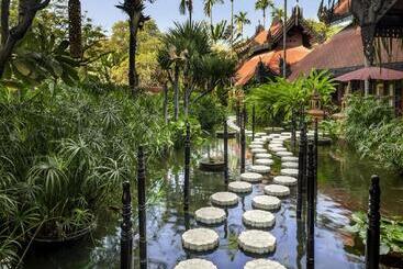 هتل Mercure Mandalay Hill Resort