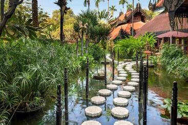 هتل Mercure Mandalay Hill Resort