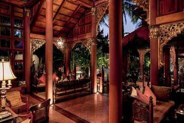 هتل Mercure Mandalay Hill Resort