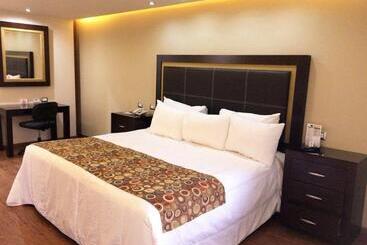 Quinta Dorada Hotel & Suites