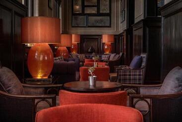 هتل The Strand Yangon