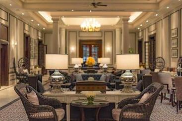 هتل The Strand Yangon