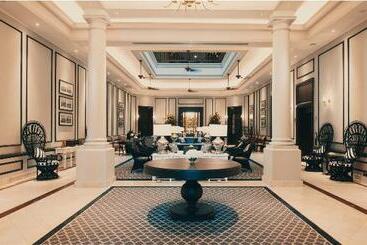 هتل The Strand Yangon