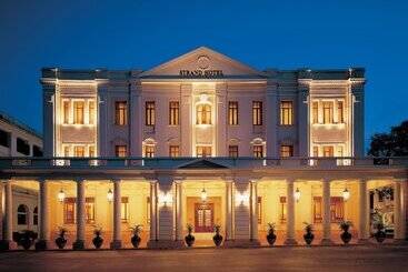 هتل The Strand Yangon