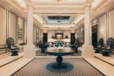هتل The Strand Yangon