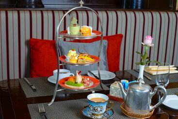 هتل The Strand Yangon
