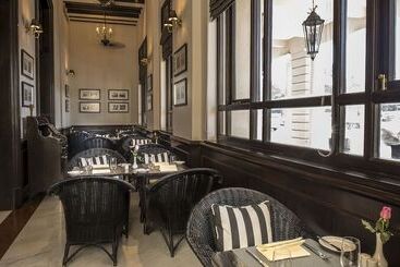 هتل The Strand Yangon