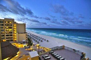 استراحتگاه Hilton Cancun Mar Caribe