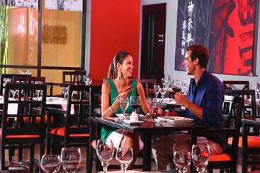 استراحتگاه Sandos Playacar  All Inclusive