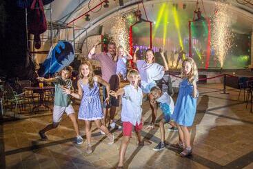استراحتگاه Sandos Playacar All Inclusive