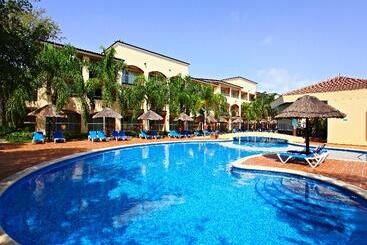 استراحتگاه Sandos Playacar  All Inclusive