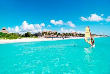 استراحتگاه Sandos Playacar  All Inclusive