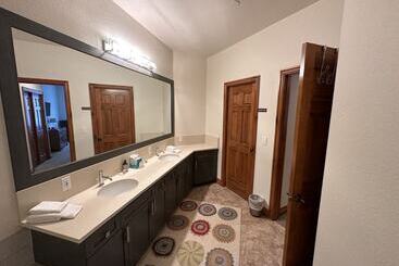 Lodge At Brookside