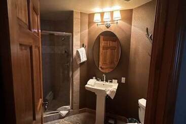 Lodge At Brookside