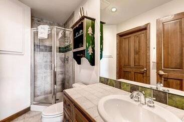 Lodge At Brookside