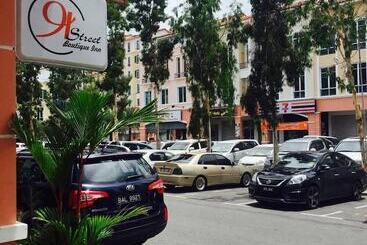 هتل 91 Street Boutique Inn