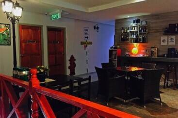 هتل 91 Street Boutique Inn