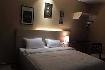 هتل 91 Street Boutique Inn