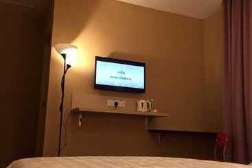 هتل 91 Street Boutique Inn
