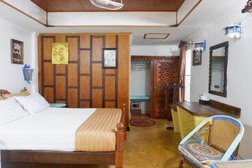 هتل Bamboo Bungalows