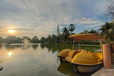 هتل Bangchong Marina Resort