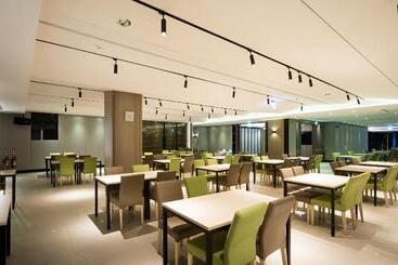 هتل Check Inn Taichung Wenxin Zhongqing