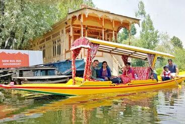 فندق New Bul Bul Group Of Houseboats
