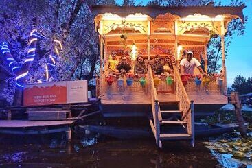 هتل New Bul Bul Group Of Houseboats